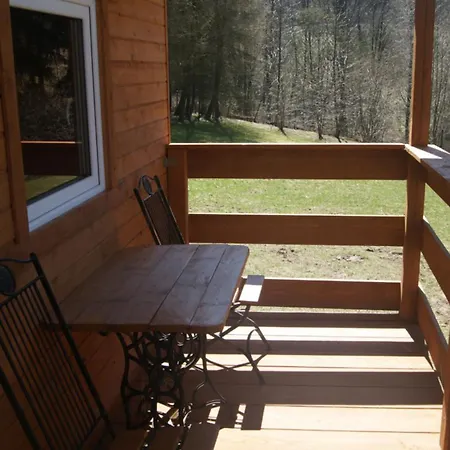 Modrzewie 펜션 미에드지레시