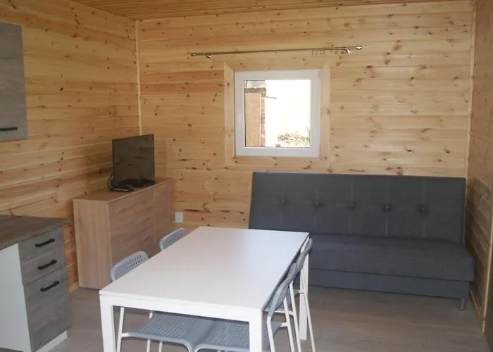 Modrzewie Feriehus Międzylesie